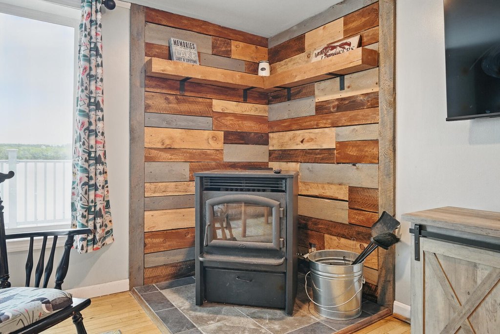 Monmouth, Maine, 04259, United States, 4 Bedrooms Bedrooms, ,3 BathroomsBathrooms,Residential,Forsale,2010606