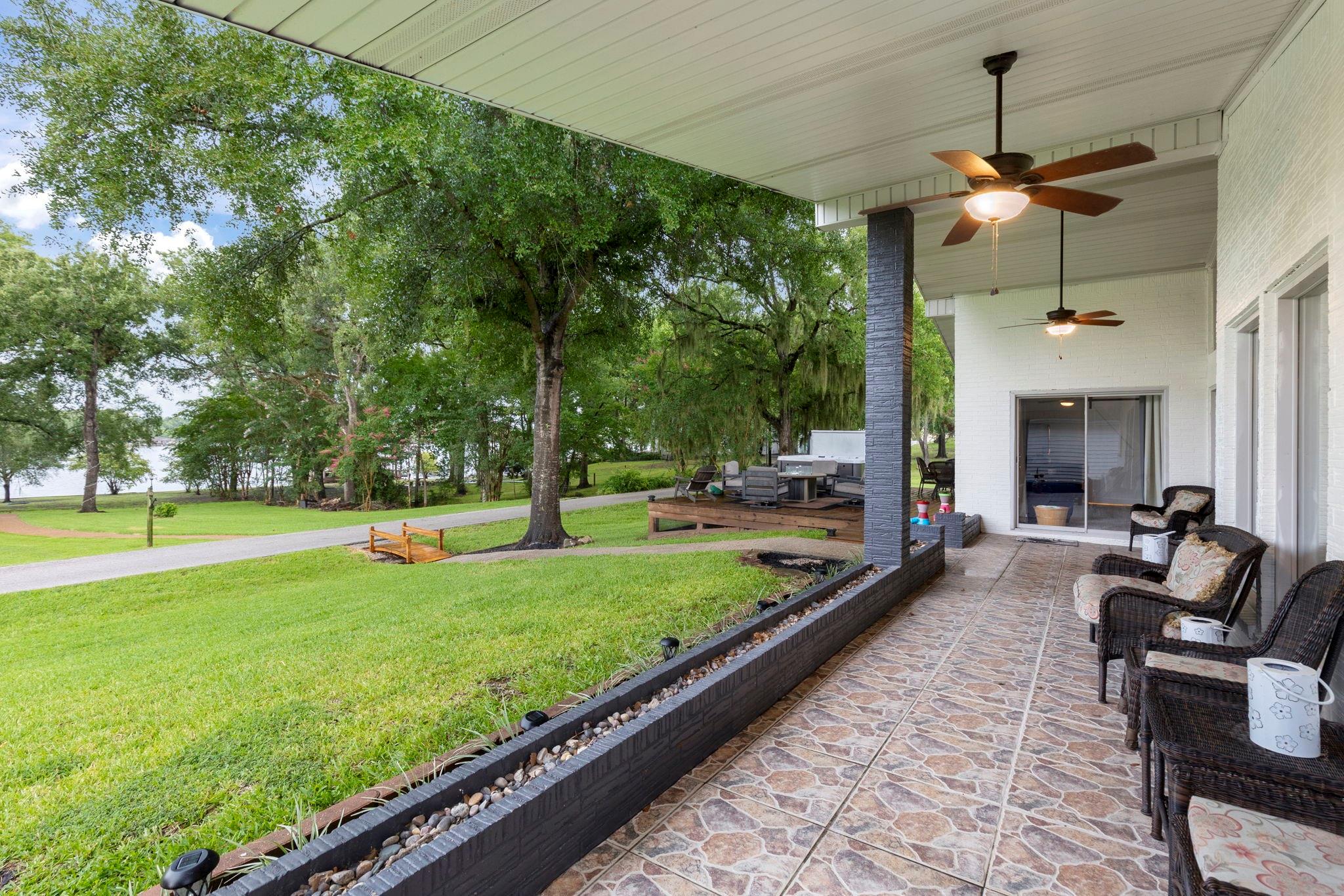 Huntsville, Texas, 77320, United States, 3 Bedrooms Bedrooms, ,3 BathroomsBathrooms,Residential,Forsale,1973441