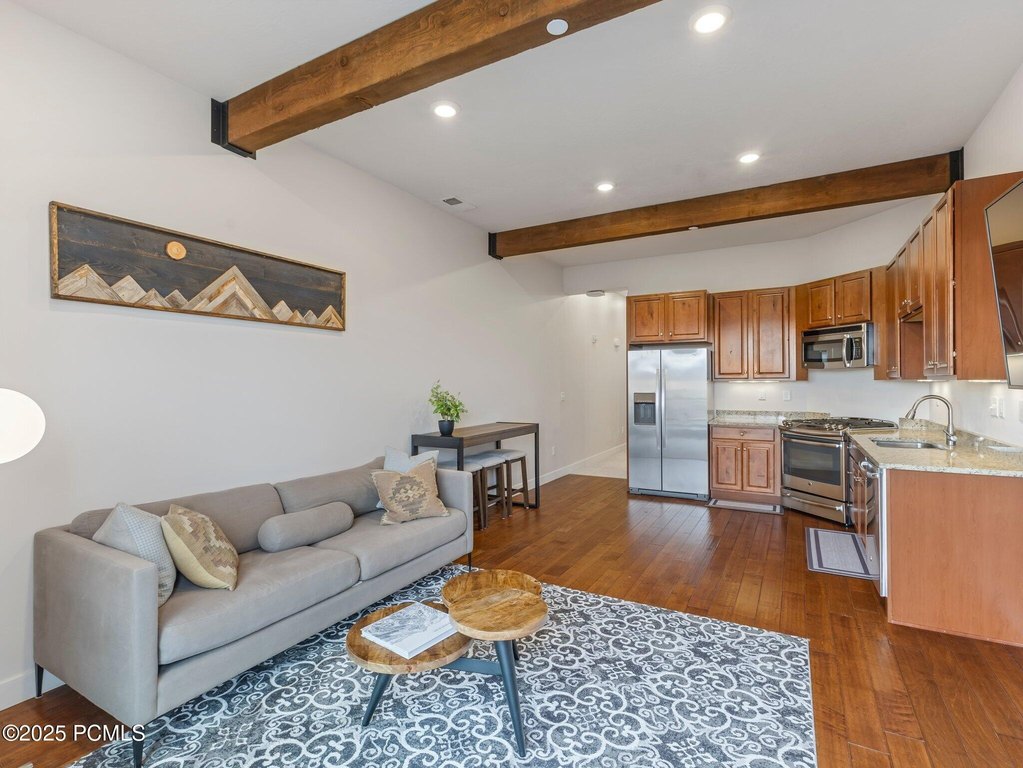 Park City, Utah, 84098, United States, 2 Bedrooms Bedrooms, ,2 BathroomsBathrooms,Residential,Forsale,2000239