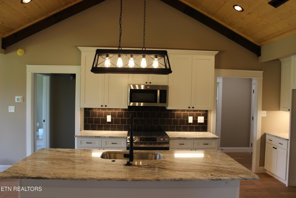 Madisonville, Tennessee, 37354, United States, 3 Bedrooms Bedrooms, ,3 BathroomsBathrooms,Residential,Forsale,1893807