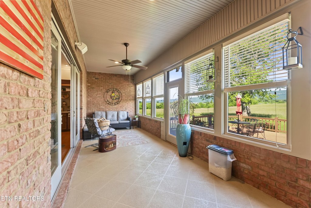 Pikeville, Tennessee, 37367, United States, 4 Bedrooms Bedrooms, ,3.5 BathroomsBathrooms,Residential,Forsale,1886011