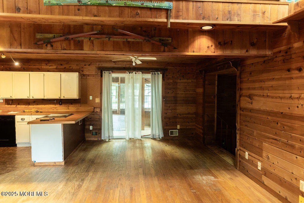 Jackson, New Jersey, 08527, United States, 4 Bedrooms Bedrooms, ,2 BathroomsBathrooms,Residential,Forsale,2008382