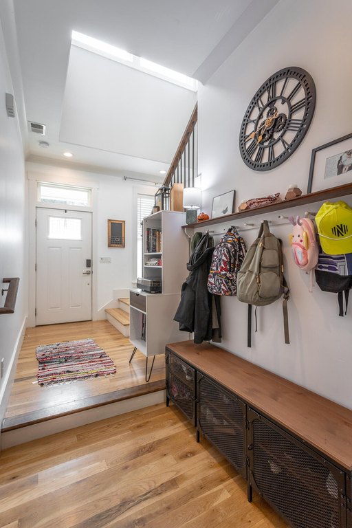 Chattanooga, Tennessee, 37405, United States, 4 Bedrooms Bedrooms, ,3.5 BathroomsBathrooms,Residential,Forsale,1995329