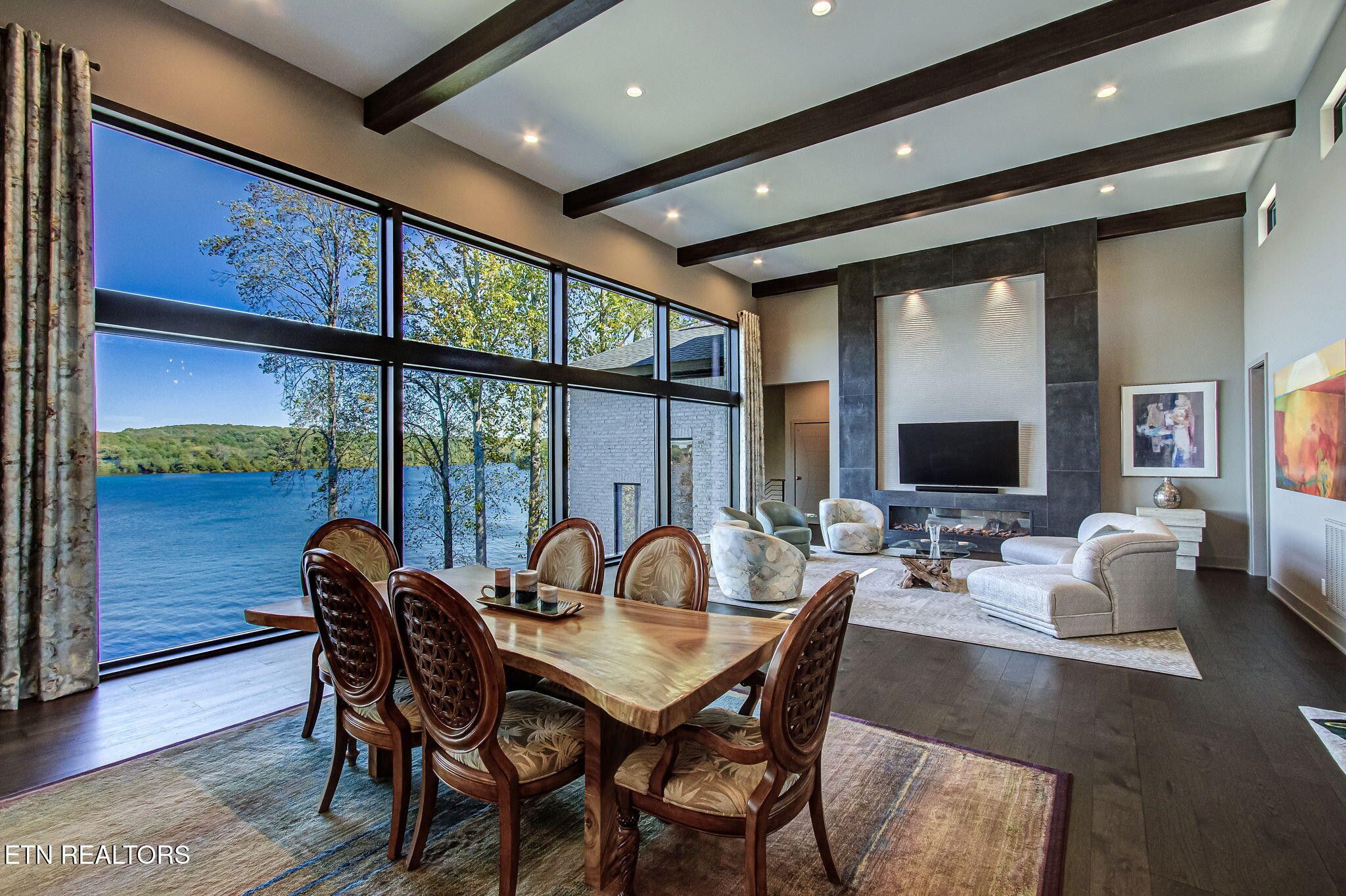 Loudon, Tennessee, 37774, United States, 5 Bedrooms Bedrooms, ,4 BathroomsBathrooms,Residential,Forsale,1973614