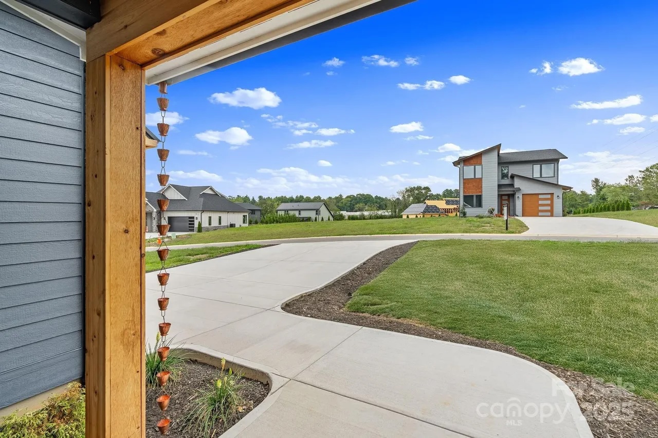 Asheville, North Carolina, 28806, United States, 3 Bedrooms Bedrooms, ,2 BathroomsBathrooms,Residential,Forsale,1986004