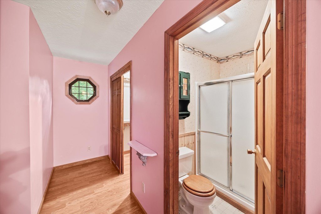 Byrdstown, Tennessee, 38549, United States, 4 Bedrooms Bedrooms, ,2.5 BathroomsBathrooms,Residential,Forsale,1929852