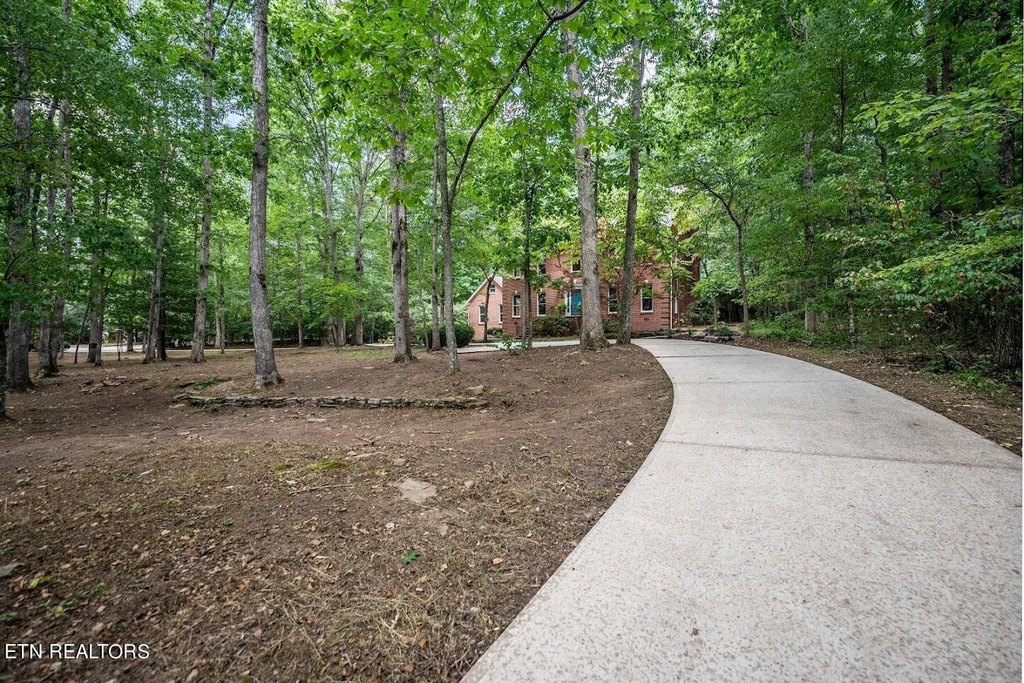 Crossville, Tennessee, 38555, United States, 3 Bedrooms Bedrooms, ,3.5 BathroomsBathrooms,Residential,Forsale,1995006