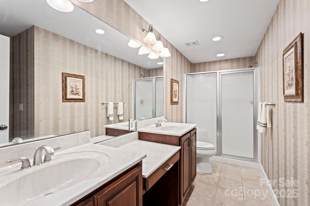 Flat Rock, North Carolina, 28731, United States, 4 Bedrooms Bedrooms, ,4 BathroomsBathrooms,Residential,Forsale,1985994