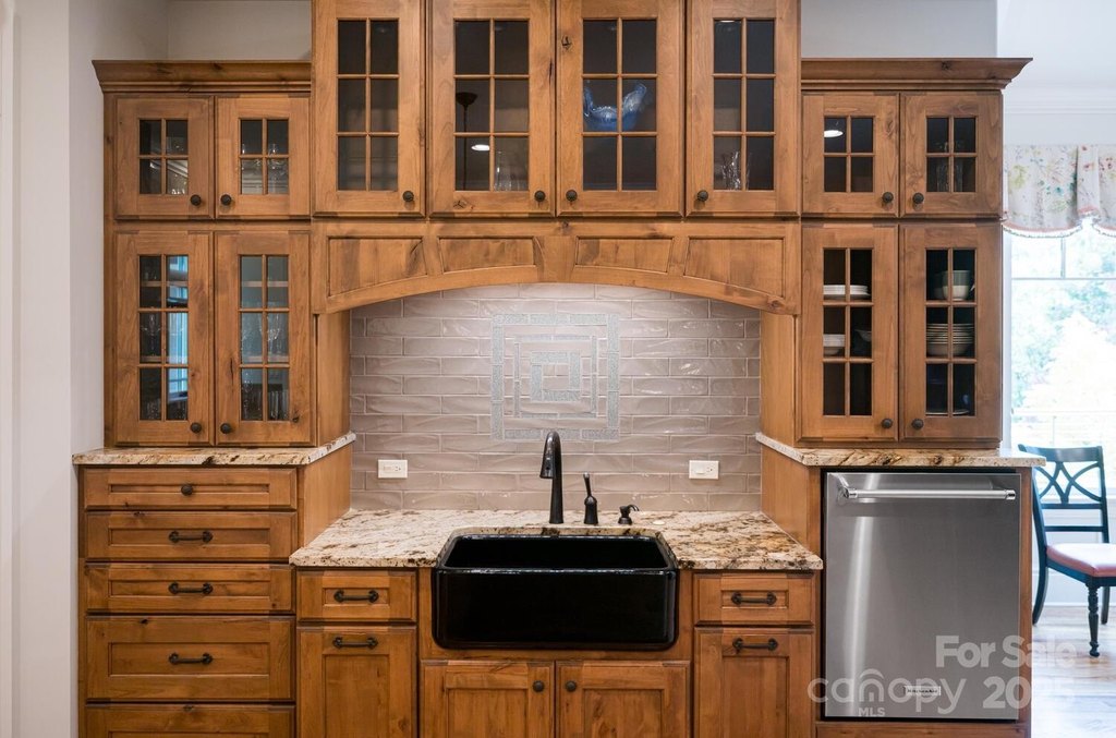 Flat Rock, North Carolina, 28731, United States, 3 Bedrooms Bedrooms, ,3.5 BathroomsBathrooms,Residential,Forsale,1985992