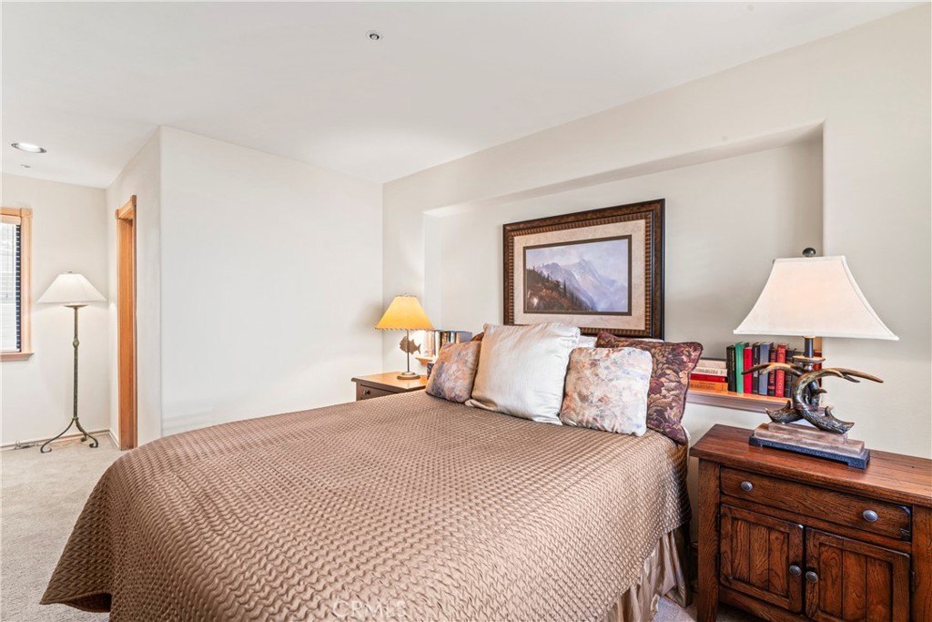 Lake Arrowhead, California, 92352, United States, 4 Bedrooms Bedrooms, ,2.5 BathroomsBathrooms,Residential,Forsale,1946613