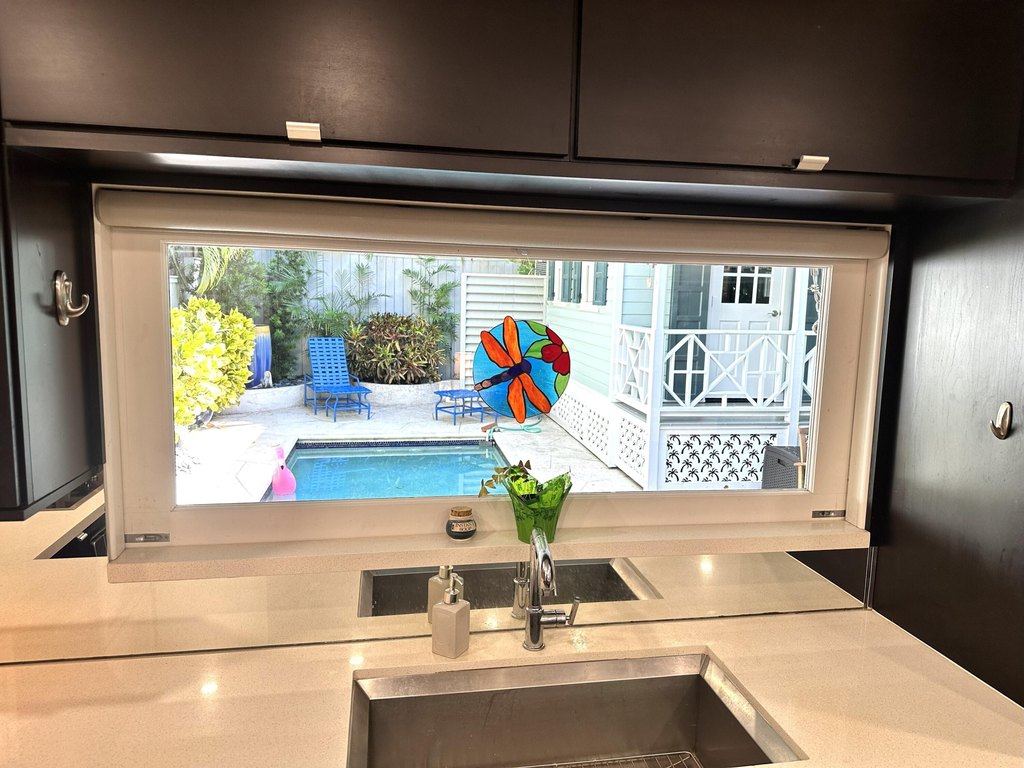 KEY WEST, Florida, 33040, United States, 7 Bedrooms Bedrooms, ,7.5 BathroomsBathrooms,Residential,Forsale,2004373