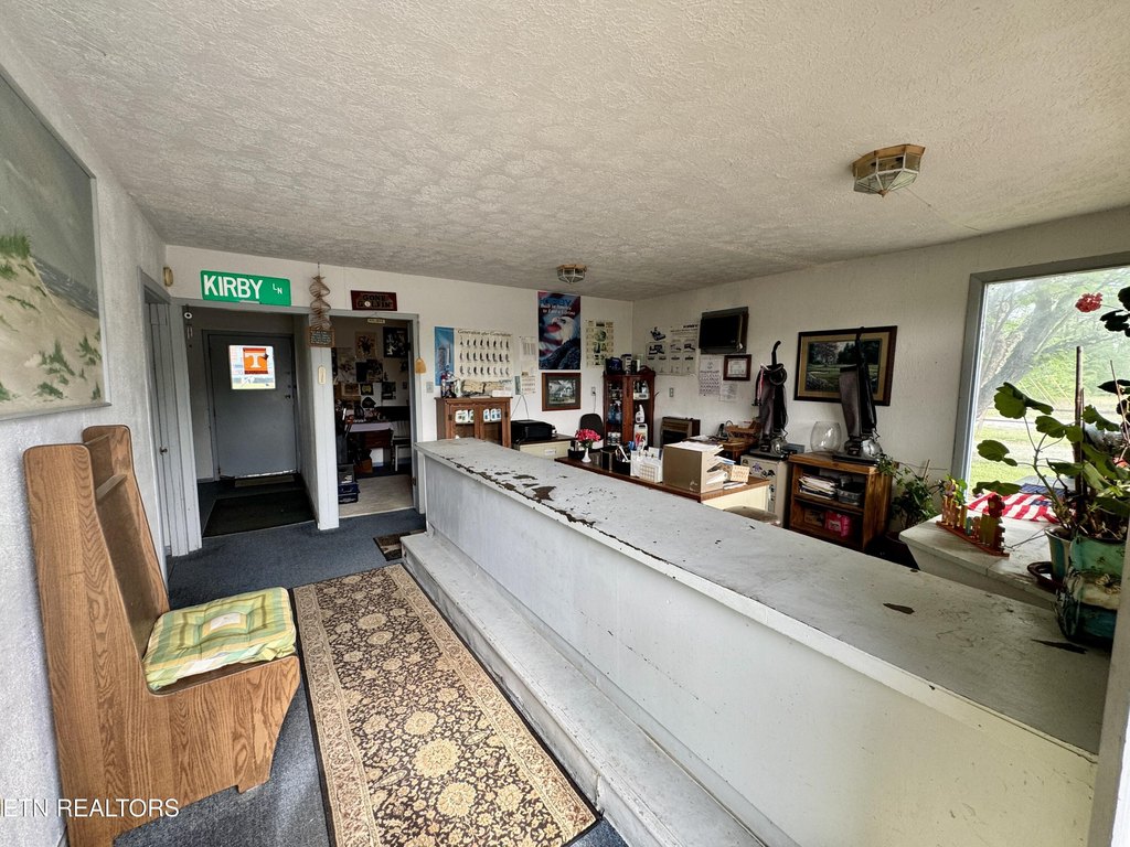 Crossville, Tennessee, 38571, United States, 4 Bedrooms Bedrooms, ,2 BathroomsBathrooms,Residential,Forsale,1996591