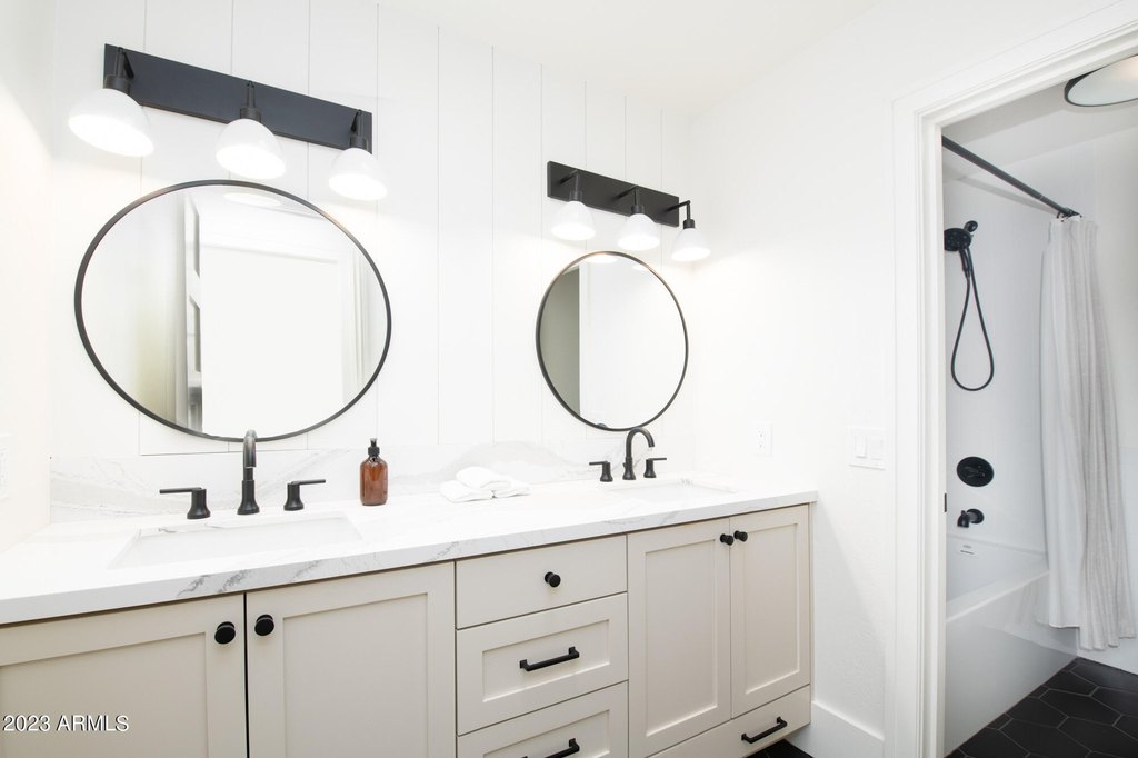 Scottsdale, Arizona, 85254, United States, 5 Bedrooms Bedrooms, ,4.5 BathroomsBathrooms,Residential,Forsale,2004052