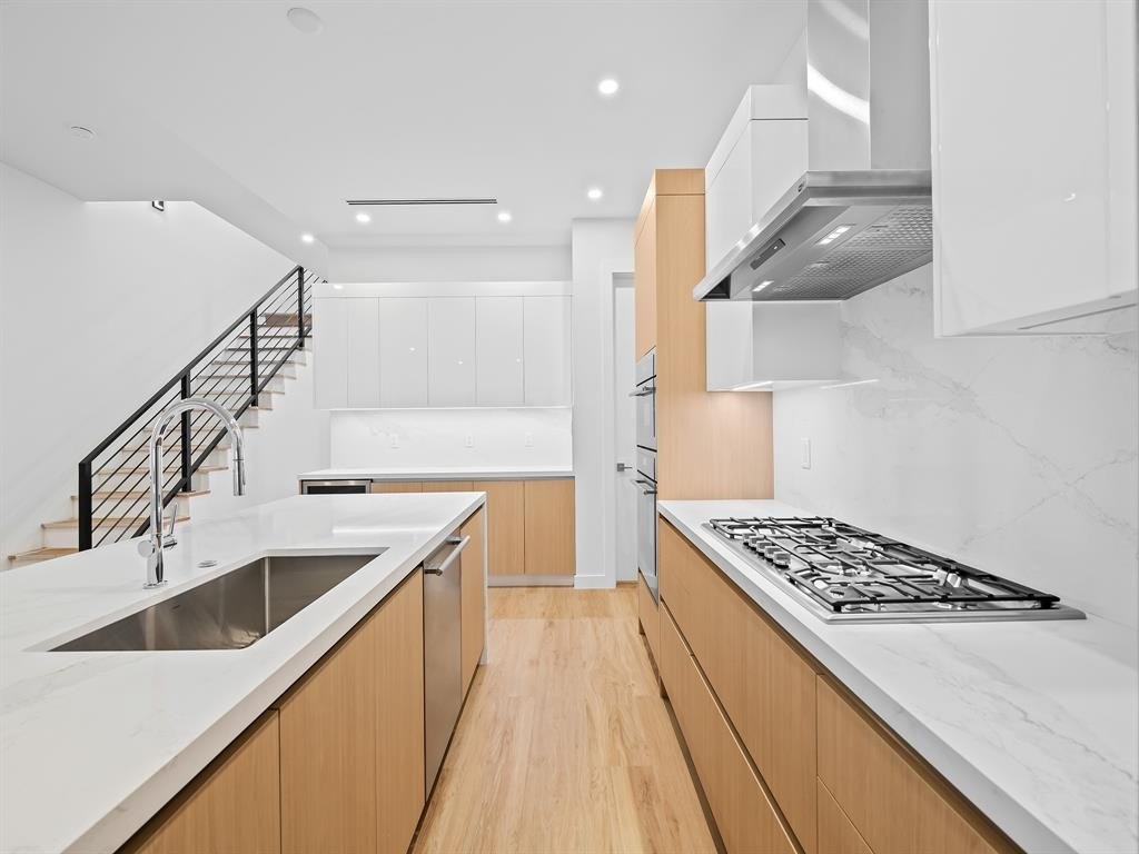 Fort Lauderdale, Florida, 33316, United States, 4 Bedrooms Bedrooms, ,4 BathroomsBathrooms,Residential,Forsale,1994072