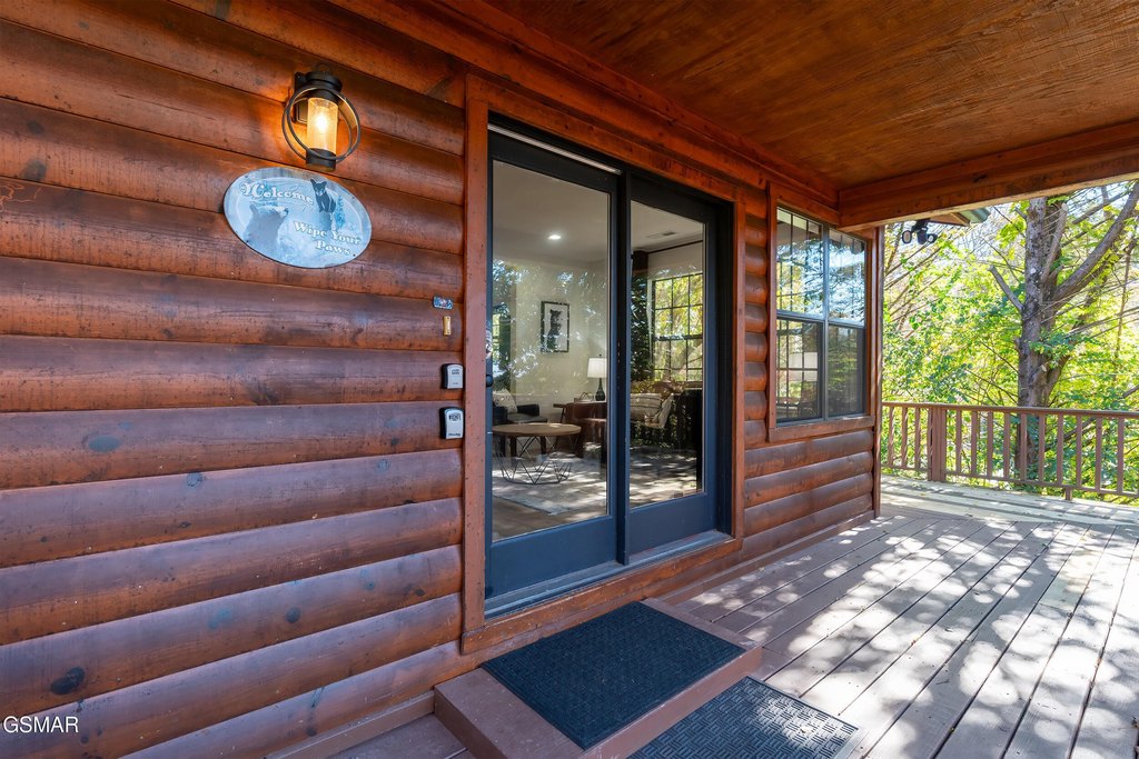 Sevierville, Tennessee, 37862, United States, 3 Bedrooms Bedrooms, ,3 BathroomsBathrooms,Residential,Forsale,1999444