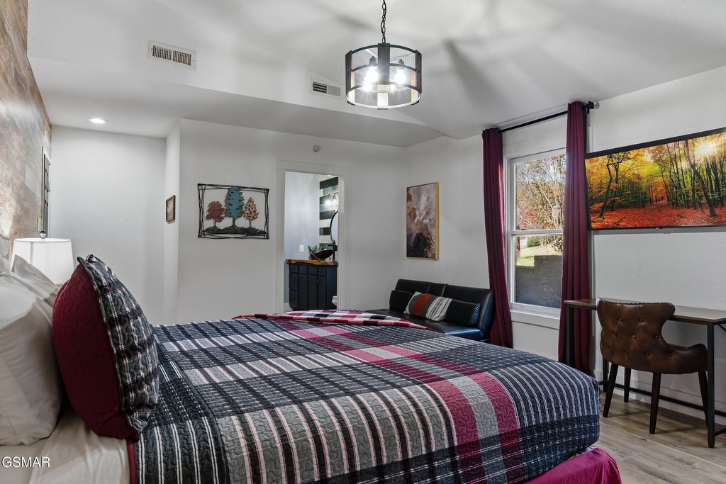 Sevierville, Tennessee, 37862, United States, 3 Bedrooms Bedrooms, ,3 BathroomsBathrooms,Residential,Forsale,1999444