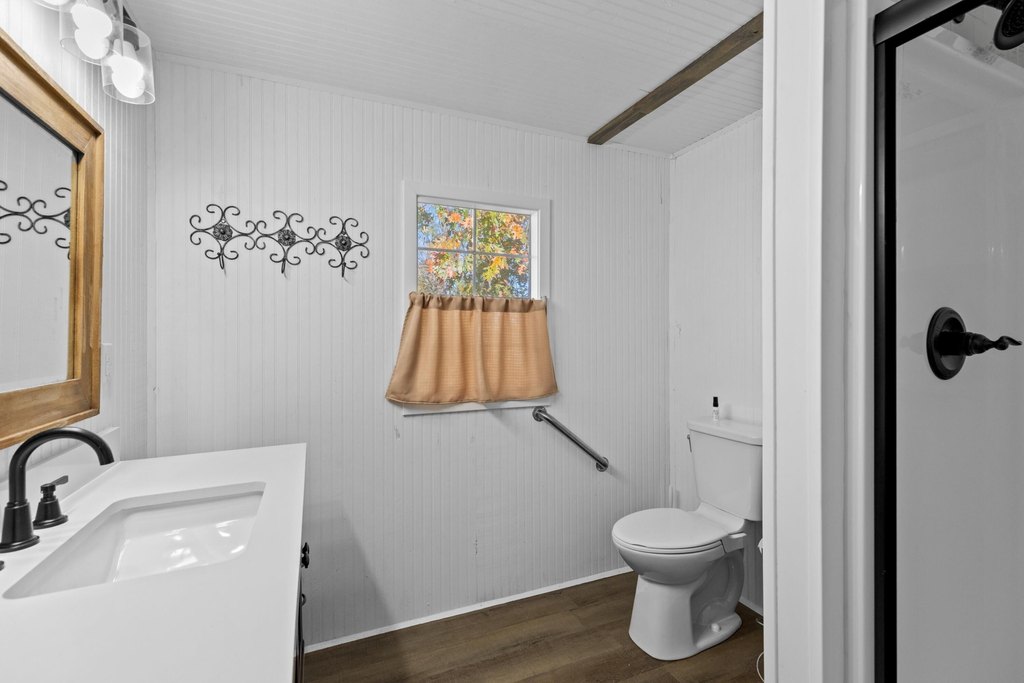 Russellville, Tennessee, 37860, United States, 5 Bedrooms Bedrooms, ,5.5 BathroomsBathrooms,Residential,Forsale,2002622