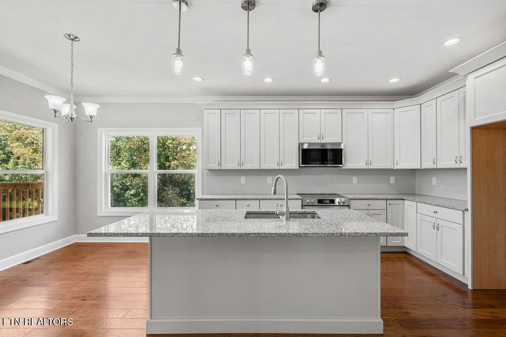 Loudon, Tennessee, 37774, United States, 4 Bedrooms Bedrooms, ,4.5 BathroomsBathrooms,Residential,Forsale,1942458