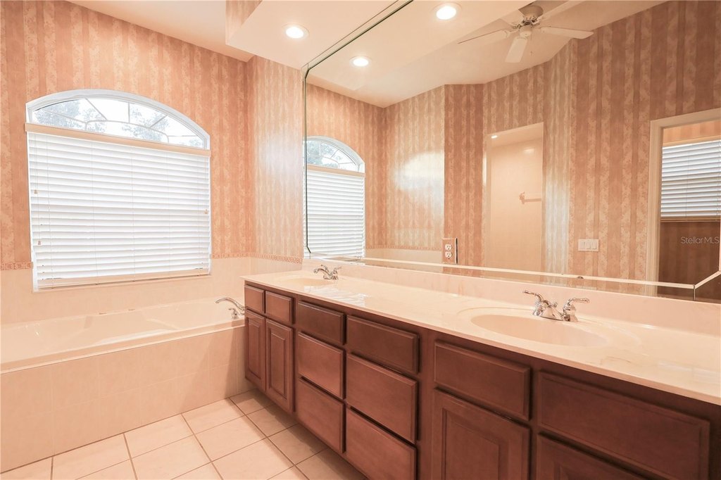 OCALA, Florida, 34471, United States, 3 Bedrooms Bedrooms, ,2.5 BathroomsBathrooms,Residential,Forsale,1994122