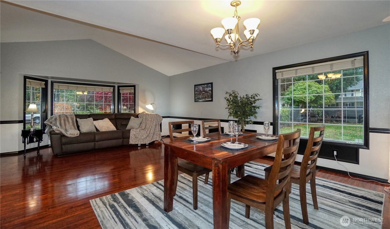 Maple Valley, Washington, 98038, United States, 4 Bedrooms Bedrooms, ,2 BathroomsBathrooms,Residential,Forsale,1990719