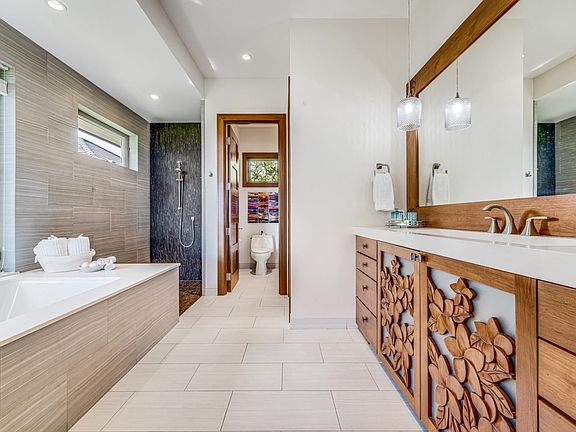 Lahaina, Hawaii, 96761, United States, 8 Bedrooms Bedrooms, ,7 BathroomsBathrooms,Residential,Forsale,1990125