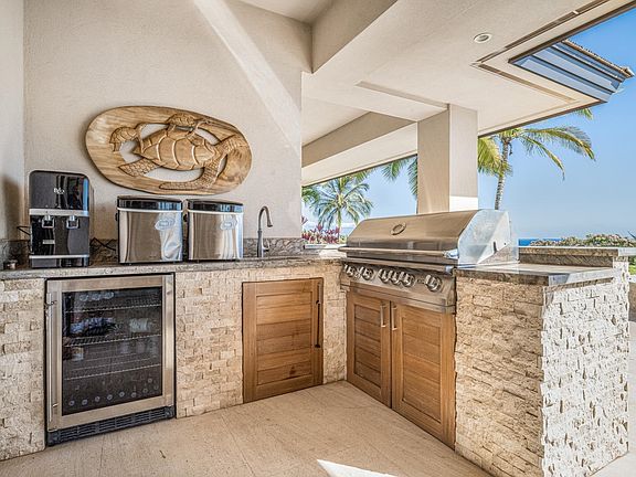 Lahaina, Hawaii, 96761, United States, 8 Bedrooms Bedrooms, ,7 BathroomsBathrooms,Residential,Forsale,1990125