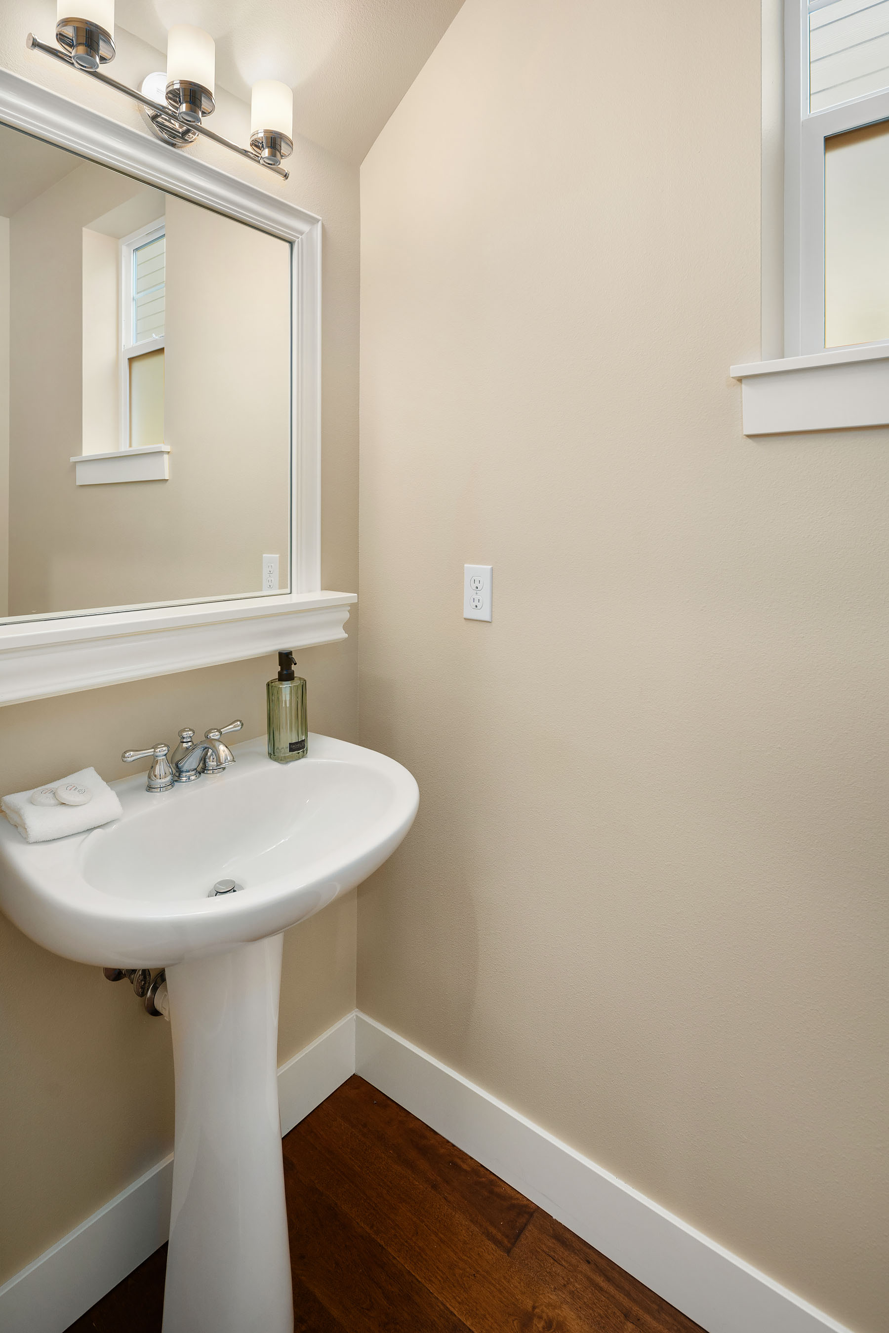 Bothell, Washington, 98021, United States, 4 Bedrooms Bedrooms, ,2 BathroomsBathrooms,Residential,Forsale,1990720