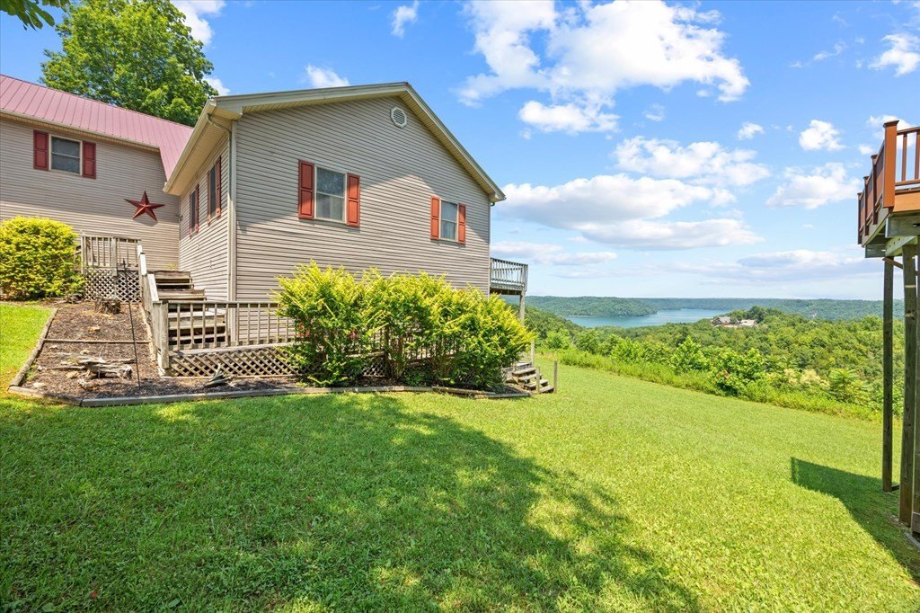 Byrdstown, Tennessee, 38549, United States, 5 Bedrooms Bedrooms, ,4 BathroomsBathrooms,Residential,Forsale,1952666