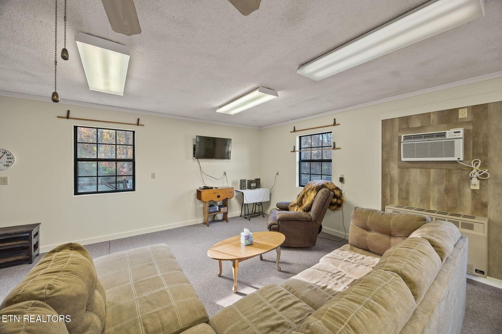 Crossville, Tennessee, 38572, United States, 3 Bedrooms Bedrooms, ,3 BathroomsBathrooms,Residential,Forsale,1996602