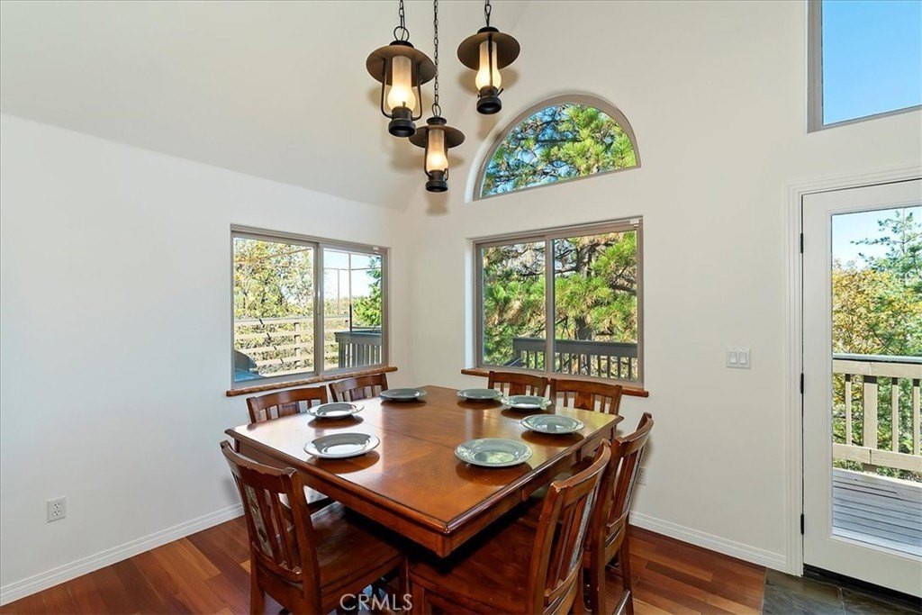 Lake Arrowhead, California, 92352, United States, 4 Bedrooms Bedrooms, ,3 BathroomsBathrooms,Residential,Forsale,2000288