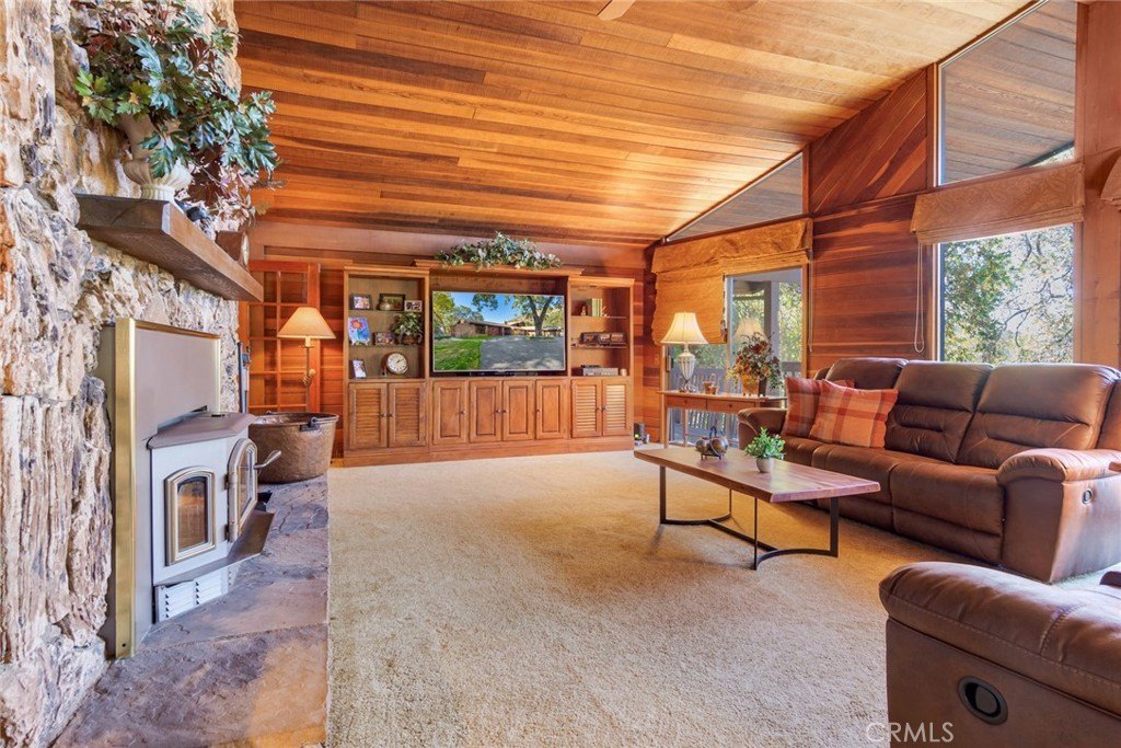 Oak Glen, California, 92399, United States, 4 Bedrooms Bedrooms, ,4.5 BathroomsBathrooms,Residential,Forsale,2004229