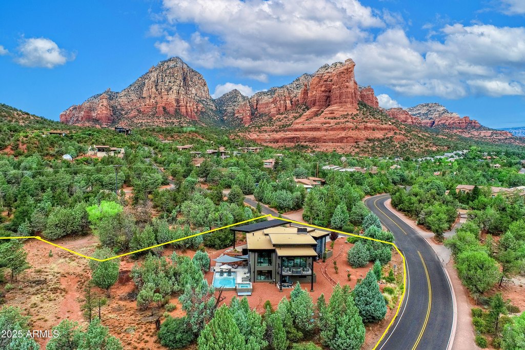 Sedona, Arizona, 86336, United States, 5 Bedrooms Bedrooms, ,3.5 BathroomsBathrooms,Residential,Forsale,2001395