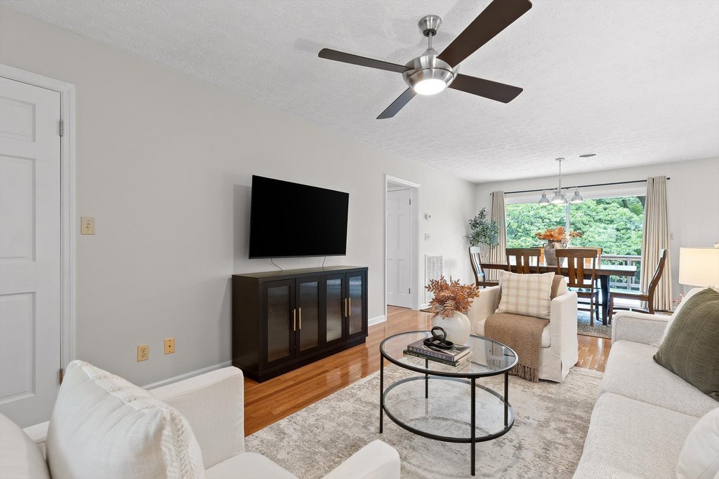 Signal Mountain, Tennessee, 37377, United States, 4 Bedrooms Bedrooms, ,4 BathroomsBathrooms,Residential,Forsale,1894388