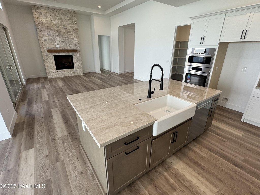 Prescott, Arizona, 86301, United States, 3 Bedrooms Bedrooms, ,6.5 BathroomsBathrooms,Residential,Forsale,2011287