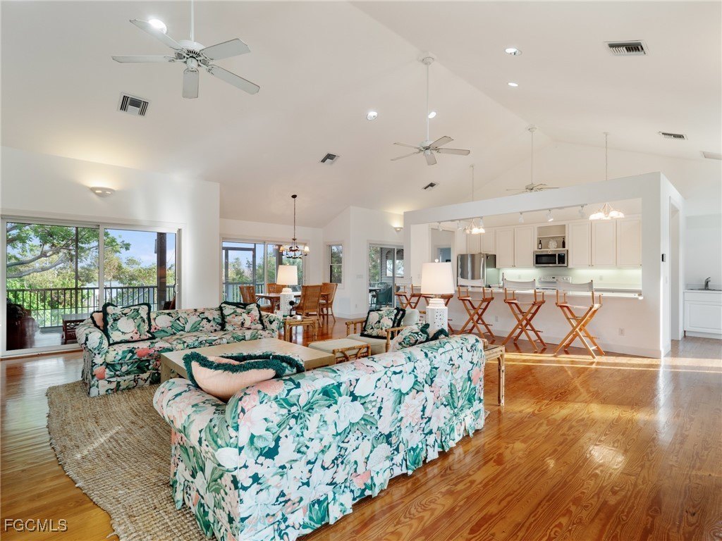 Captiva, Florida, 33924, United States, 3 Bedrooms Bedrooms, ,3 BathroomsBathrooms,Residential,Forsale,2011566
