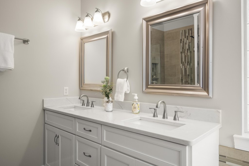 Harrison, Tennessee, 37341, United States, 4 Bedrooms Bedrooms, ,3.5 BathroomsBathrooms,Residential,Forsale,2004686