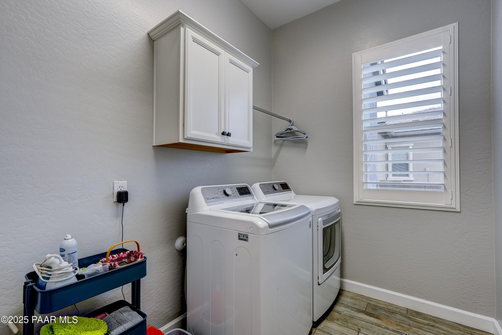 Prescott, Arizona, 86301, United States, 3 Bedrooms Bedrooms, ,2.5 BathroomsBathrooms,Residential,Forsale,1952163