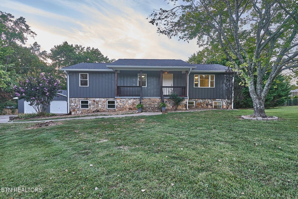 Maryville, Tennessee, 37803, United States, 3 Bedrooms Bedrooms, ,2.5 BathroomsBathrooms,Residential,Forsale,1963509