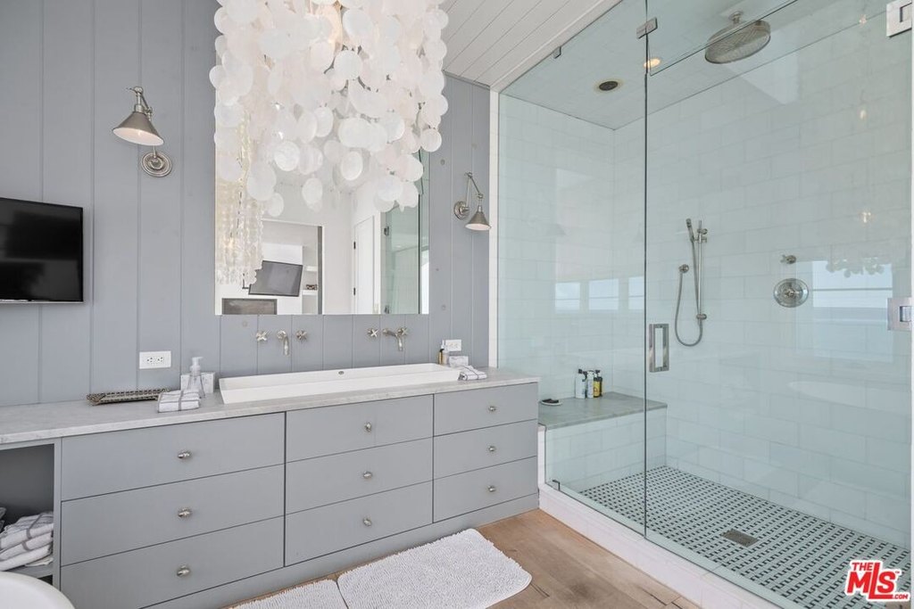 Malibu, California, 90265, United States, 3 Bedrooms Bedrooms, ,2.5 BathroomsBathrooms,Residential,Forsale,2009632