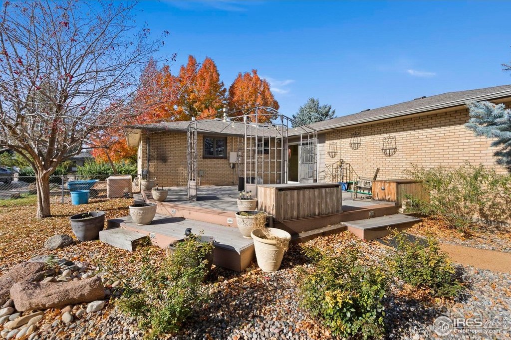 Loveland, Colorado, 80538, United States, 5 Bedrooms Bedrooms, ,2 BathroomsBathrooms,Residential,Forsale,2004289