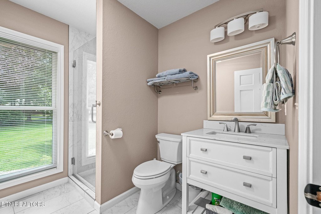 Crossville, Tennessee, 38572, United States, 3 Bedrooms Bedrooms, ,3.5 BathroomsBathrooms,Residential,Forsale,1996603