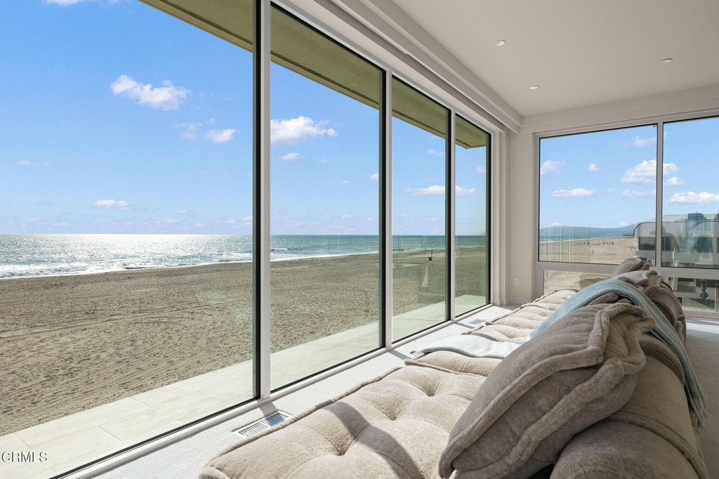 Oxnard, California, 93035, United States, 4 Bedrooms Bedrooms, ,5.5 BathroomsBathrooms,Residential,Forsale,2004314