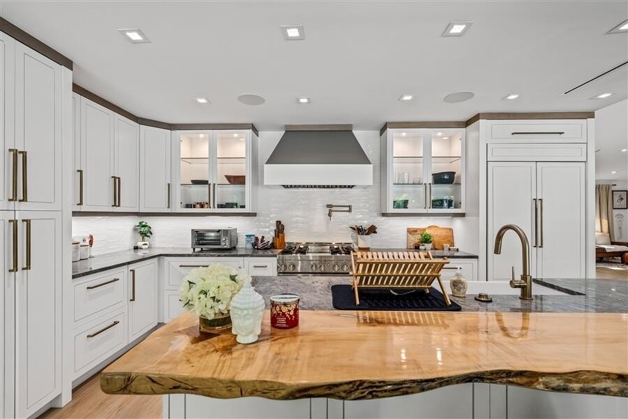 Delray Beach, Florida, 33444, United States, 5 Bedrooms Bedrooms, ,5.5 BathroomsBathrooms,Residential,Forsale,1996336