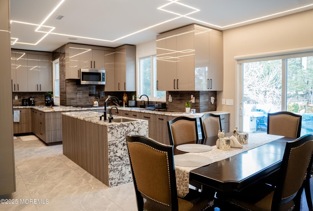 Toms River, New Jersey, 08755, United States, 7 Bedrooms Bedrooms, ,5 BathroomsBathrooms,Residential,Forsale,2008941