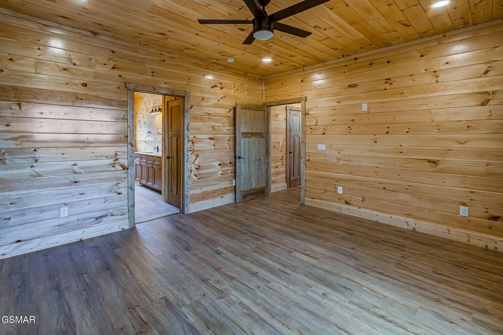 Pigeon Forge, Tennessee, 37862, United States, 3 Bedrooms Bedrooms, ,3.5 BathroomsBathrooms,Residential,Forsale,1999473