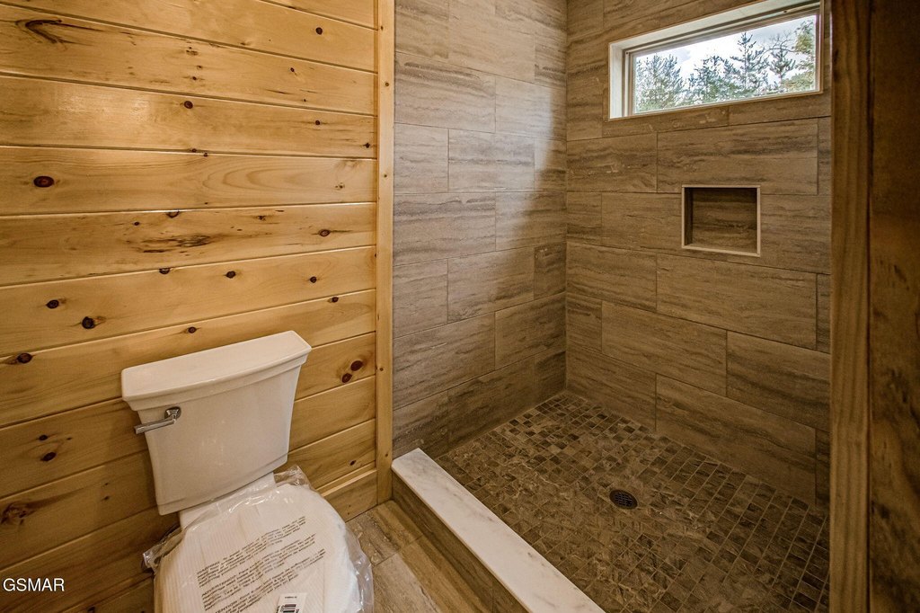 Pigeon Forge, Tennessee, 37862, United States, 3 Bedrooms Bedrooms, ,3.5 BathroomsBathrooms,Residential,Forsale,1999473