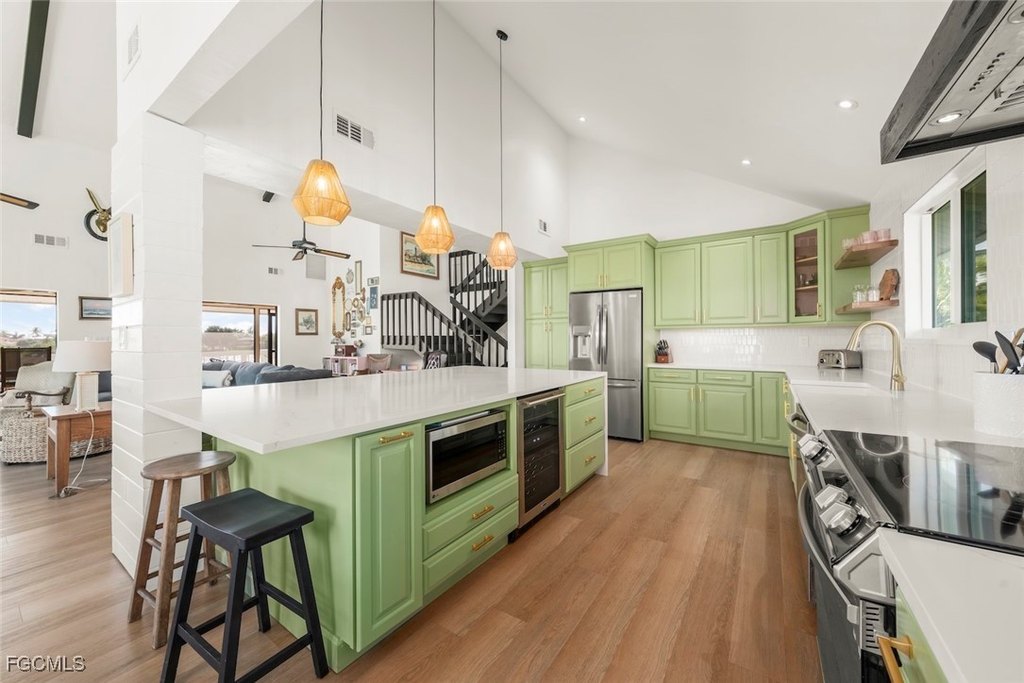 Sanibel, Florida, 33957, United States, 4 Bedrooms Bedrooms, ,3 BathroomsBathrooms,Residential,Forsale,2004791