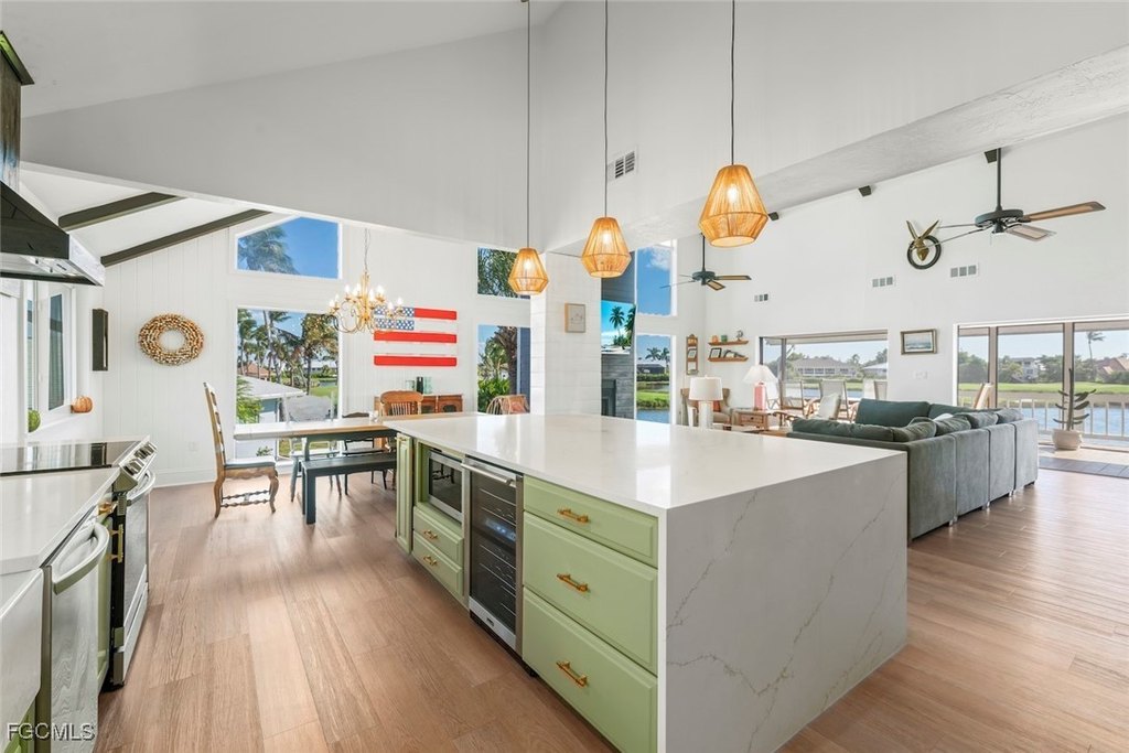 Sanibel, Florida, 33957, United States, 4 Bedrooms Bedrooms, ,3 BathroomsBathrooms,Residential,Forsale,2004791