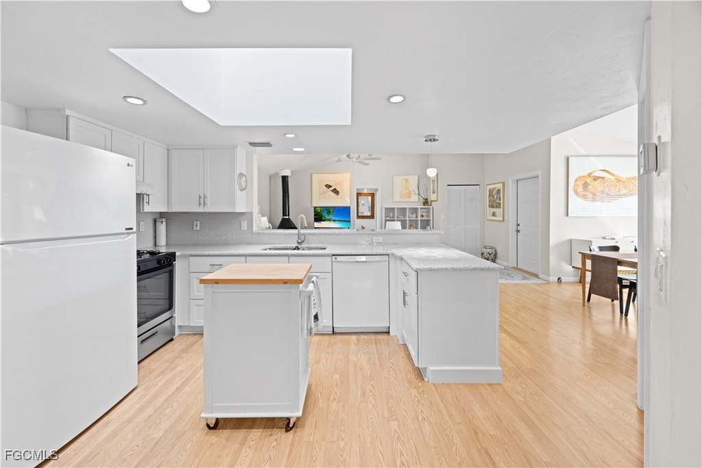 Sanibel, Florida, 33957, United States, 2 Bedrooms Bedrooms, ,2 BathroomsBathrooms,Residential,Forsale,2004790