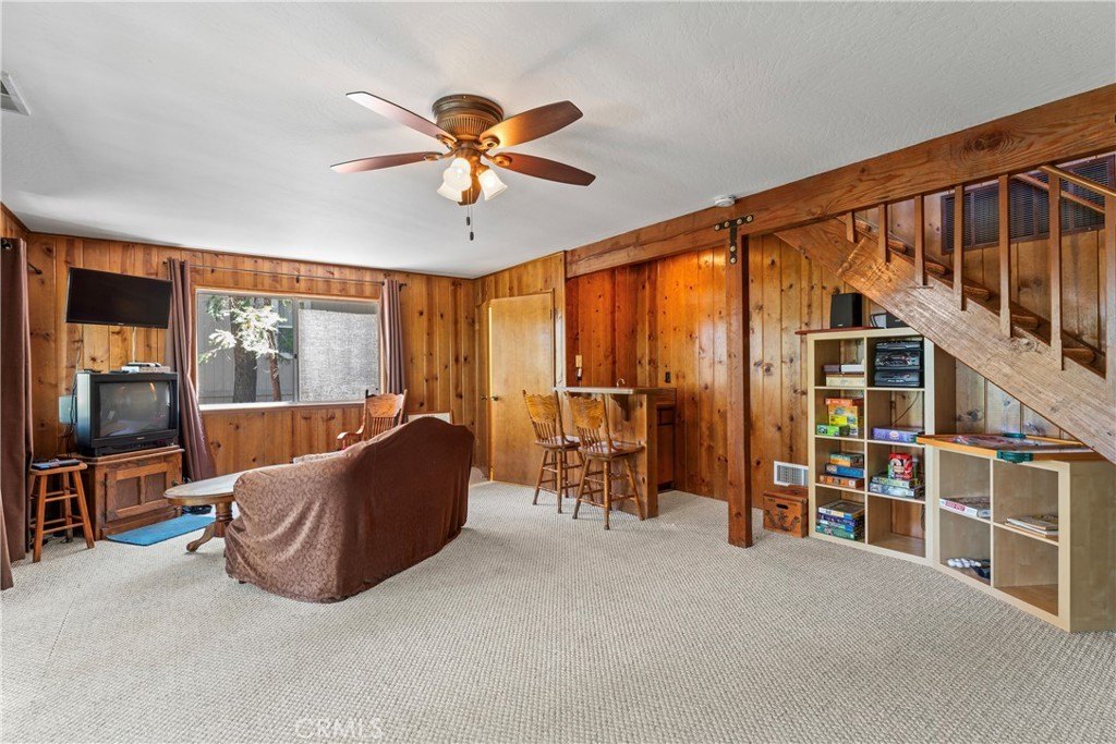 Lake Arrowhead, California, 92317, United States, 3 Bedrooms Bedrooms, ,2 BathroomsBathrooms,Residential,Forsale,1971039